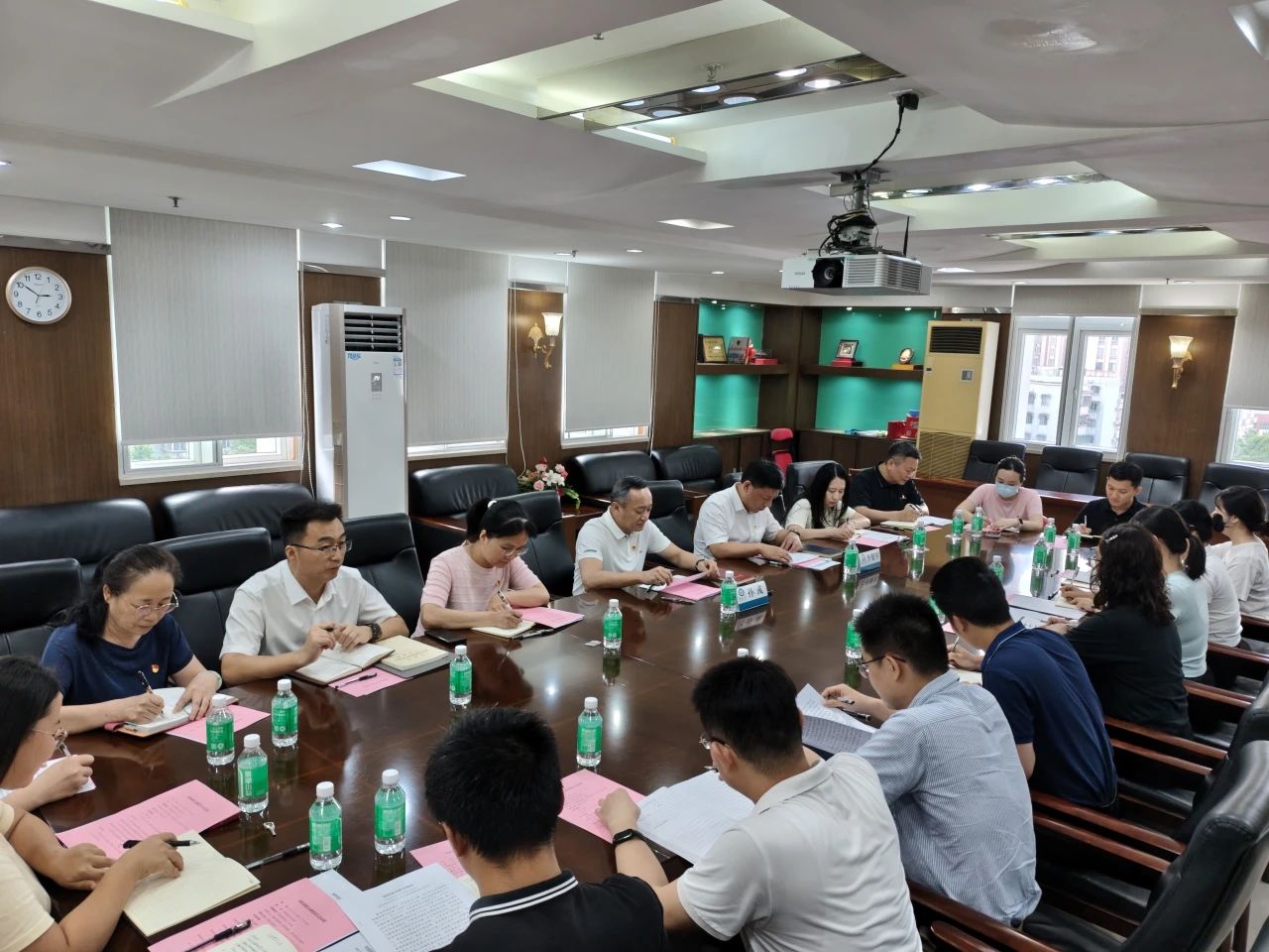 孙彧书记列席党委组织部党支部党员大会 对开展深入贯彻中央八项规定精神学习教育和组织工作提出明确要求